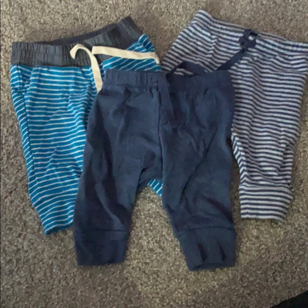 Lot of 3 Like New Baby Gap pants! Size 0-3 months